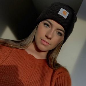 Meet your Posher, Abrina